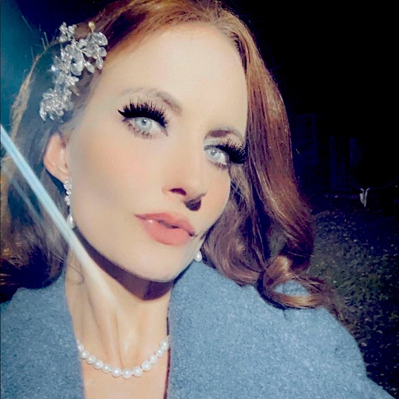 Welcome to my Poshmark Shop..POSHLAVISH - Picture 1 of 2